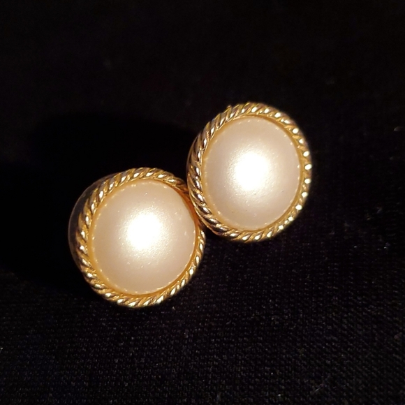 Earrings - Picture 2 of 5